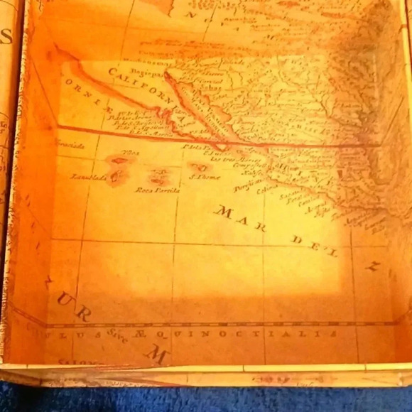 Dowdle puzzle...absolutely beautiful box. Never used. - Picture 4 of 5